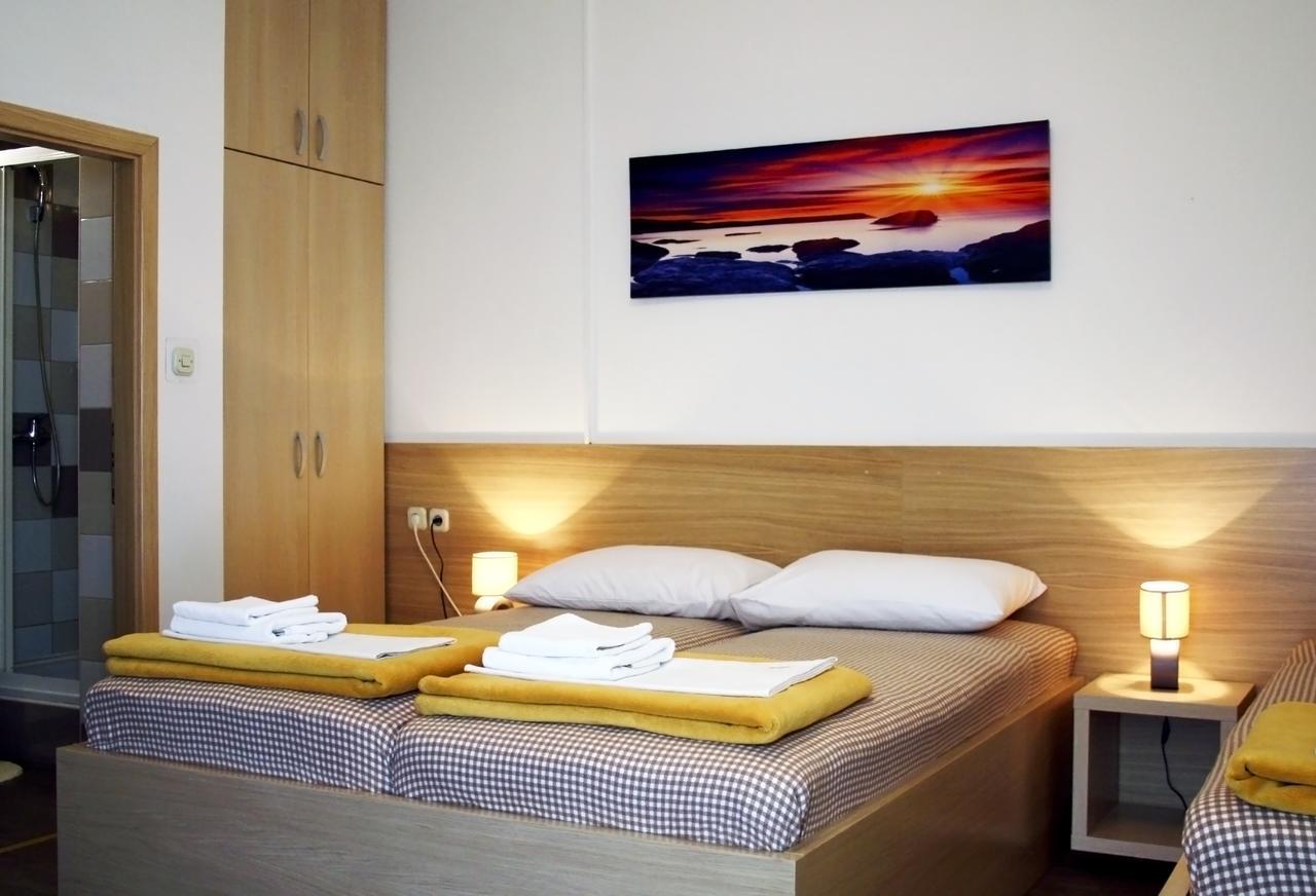 Rooms Fitea Osijek Bagian luar foto