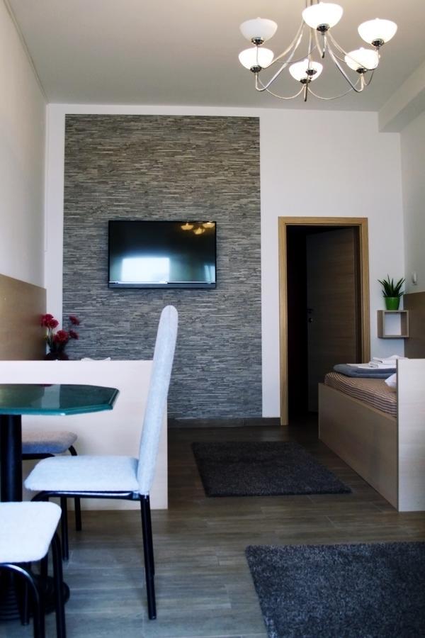 Rooms Fitea Osijek Bagian luar foto