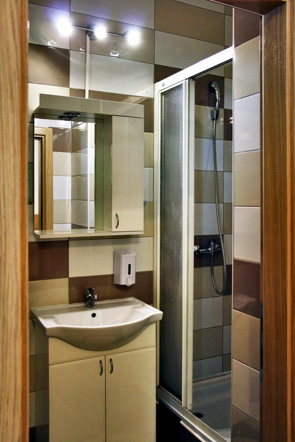 Rooms Fitea Osijek Bagian luar foto