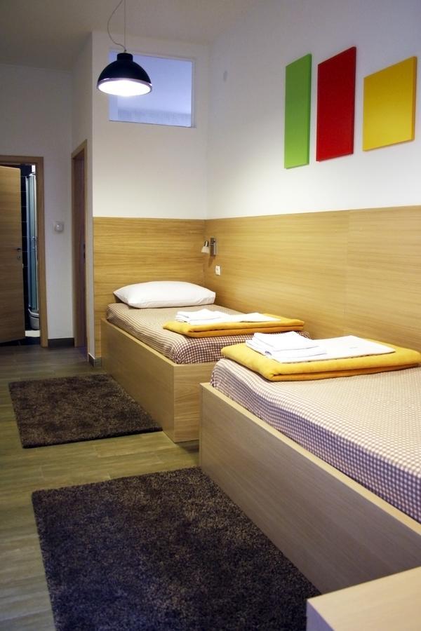 Rooms Fitea Osijek Bagian luar foto